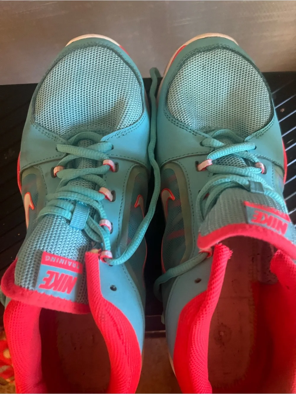 Nike women ms flex trainer 4 Sneakers with Coral Accents